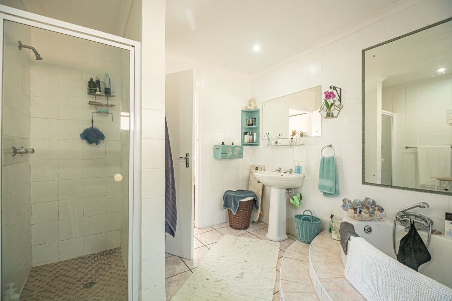 4 Bedroom Property for Sale in Fraaiuitsig Western Cape